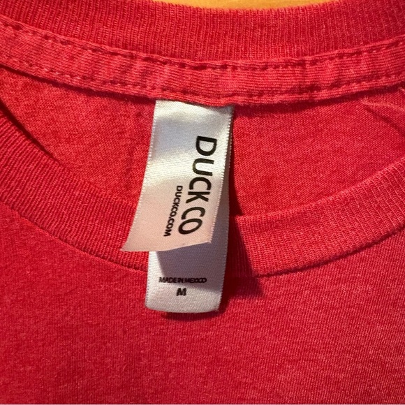 Mommy Shark Red T-Shirt by Duckco size M - Picture 4 of 8